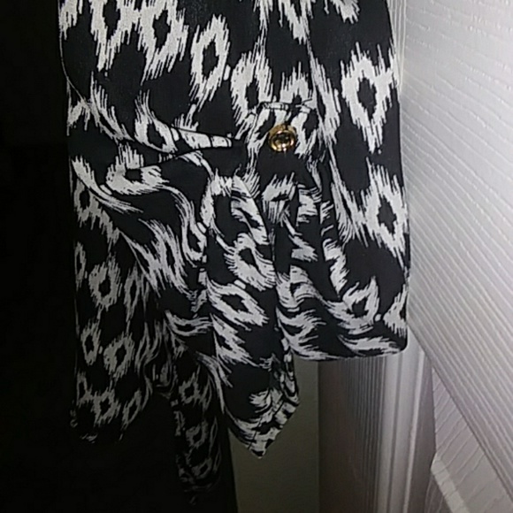 Woman's blouse - Picture 5 of 5